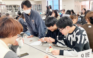トークライブ in 大阪 第4回「貴方もできる”超！簡単!”ケーキ作り」の様子
