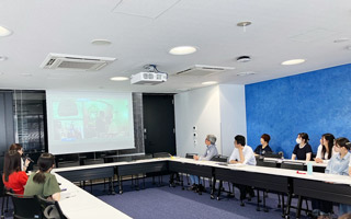 トークライブ in 大阪 第5回「アメリカ留学体験記 -アメリカ南部の文化と海外での危機管理について-」の様子